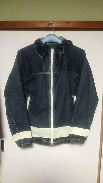 푸른 하늘 데님 후드 부착 자켓