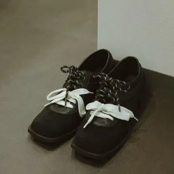 메를로 스퀘어토 스웨이드 신발
