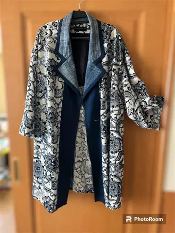 가격 대폭 인하 네이비 나염 당초문양 블랙 블러쉬 자켓 1개 한정