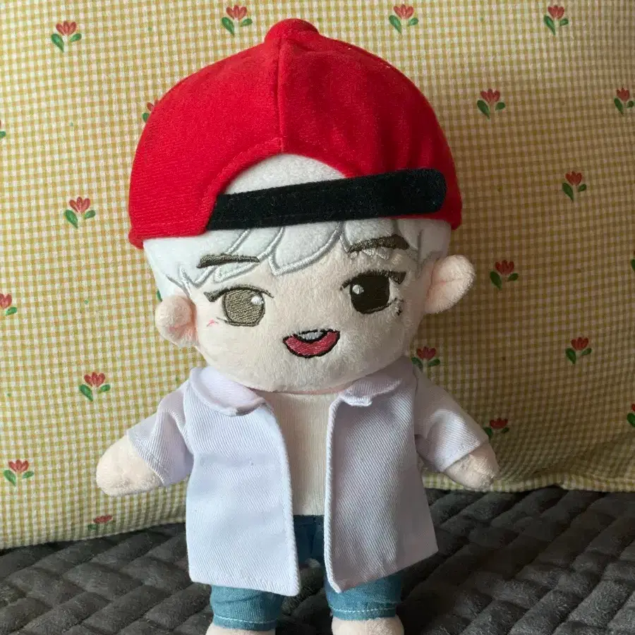 G-DRAGON | 지드래곤 GD G-Dragon 20cm doll on Bunjang Global Site.