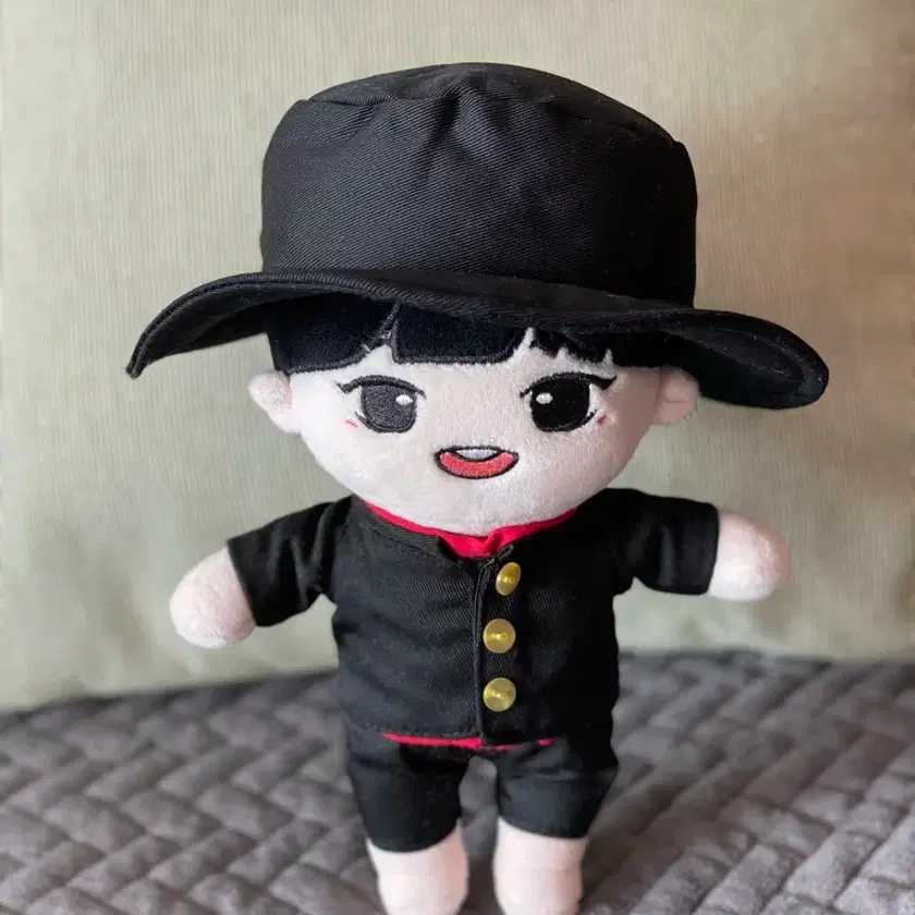 G-DRAGON | 지드래곤 GD G-Dragon 20cm doll on Bunjang Global Site.
