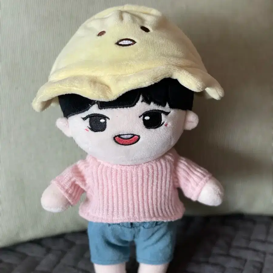 G-DRAGON | 지드래곤 GD G-Dragon 20cm doll on Bunjang Global Site.