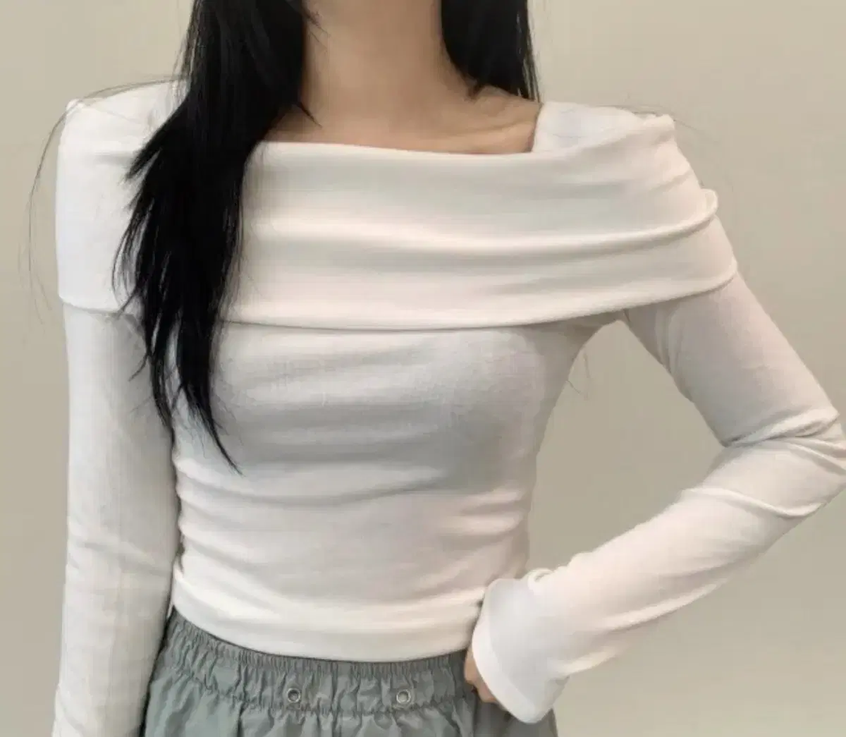 에이블리 증명사진 오프숄더 스퀘어넥 흰티