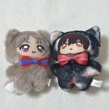 짖는 개와 목이 졸린 나유타 치미케모 나무 횃불