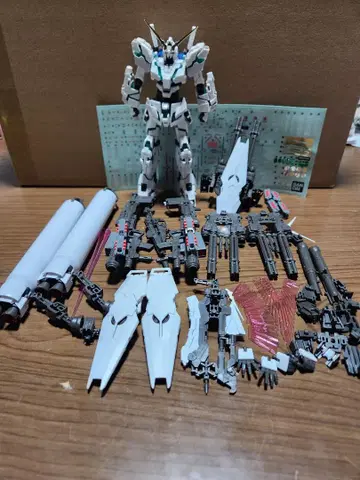 RG 풀 아머 유니콘 건담 완제품