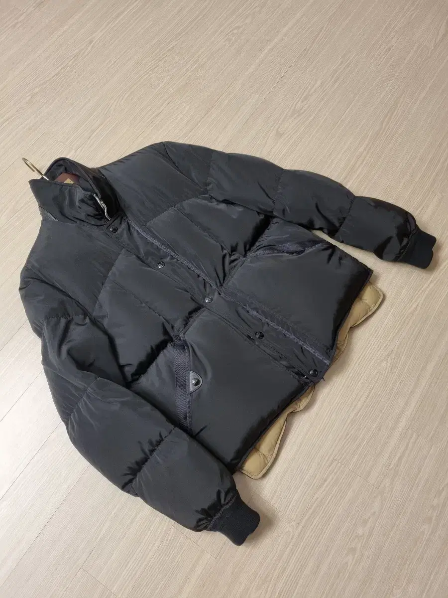 톰포드 테크노 패딩