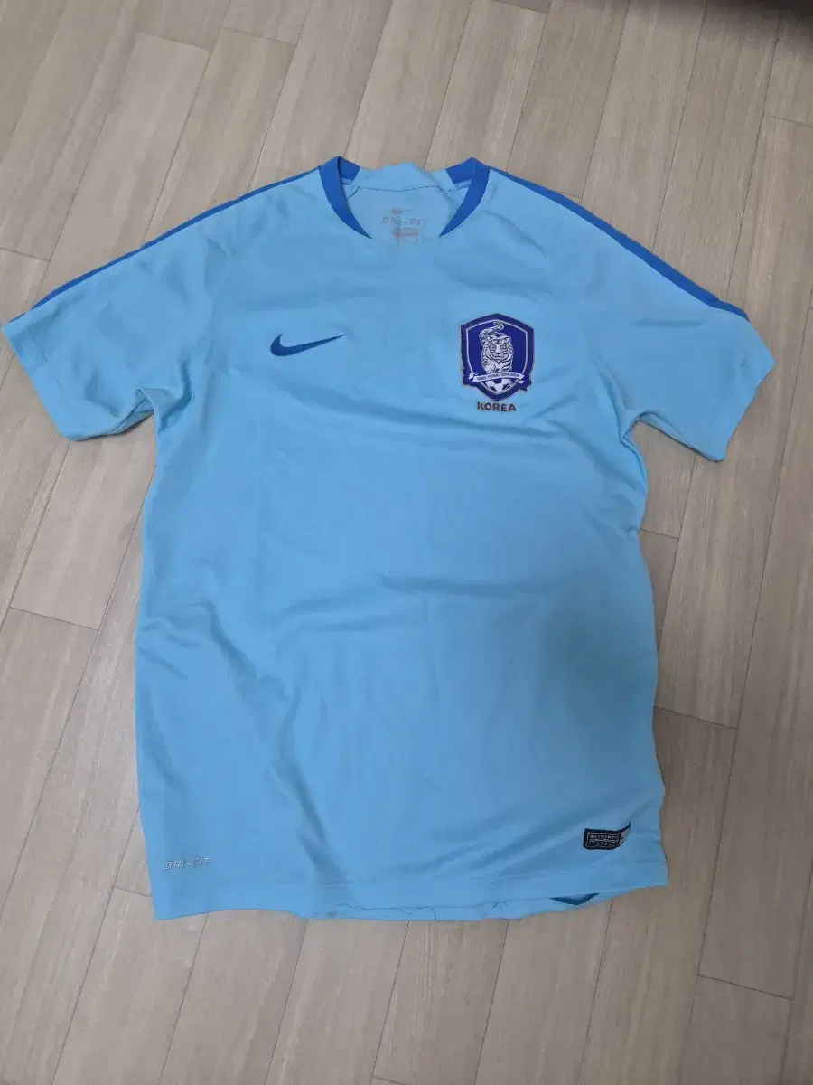 나이키 대한민국 국대 트레이닝복 반팔셔츠 L