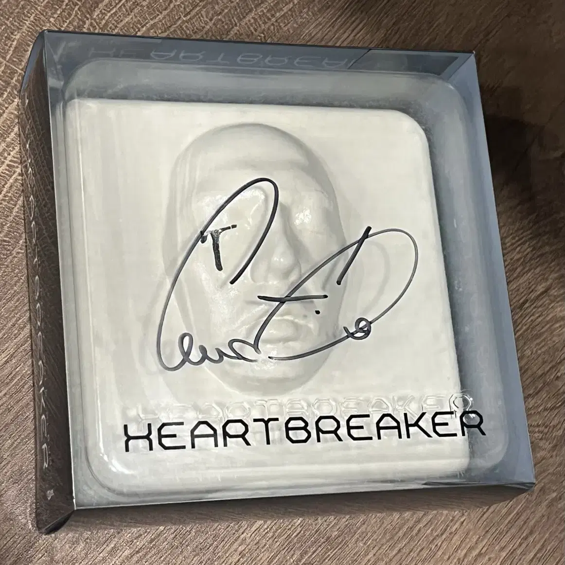 G-Dragon G-Dragon Kwon Ji-yong Heartbreaker limited edition