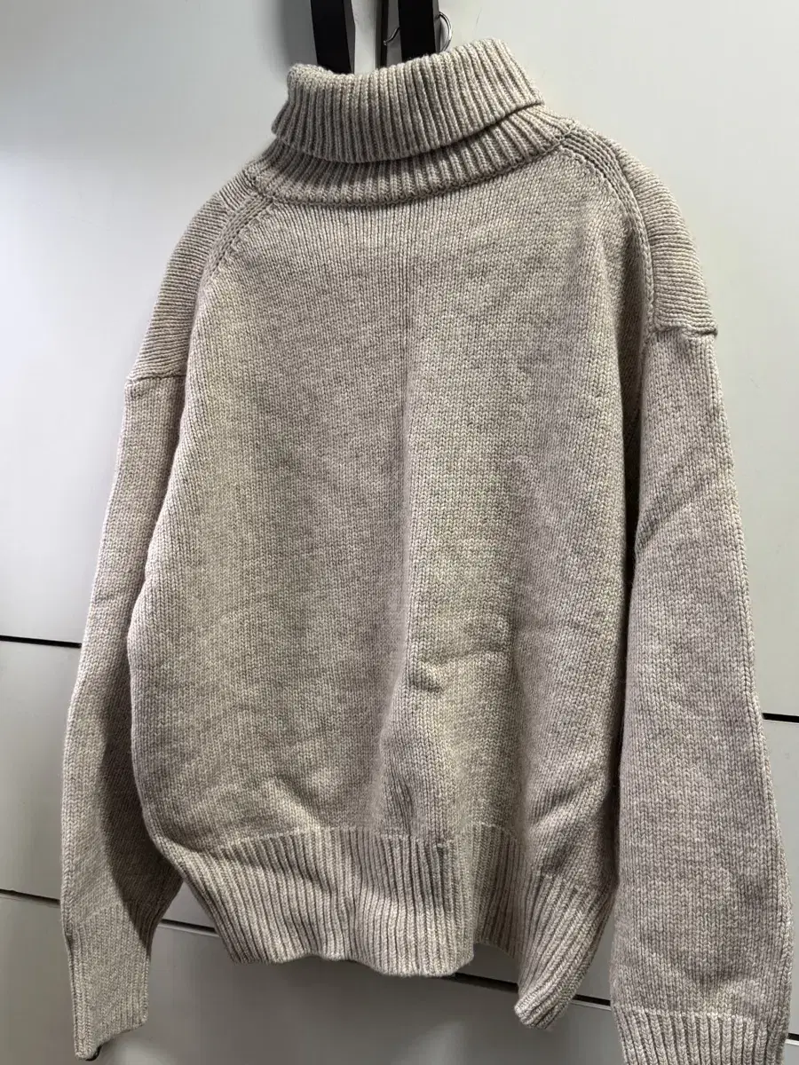 [48] DNSR turtleneck knit