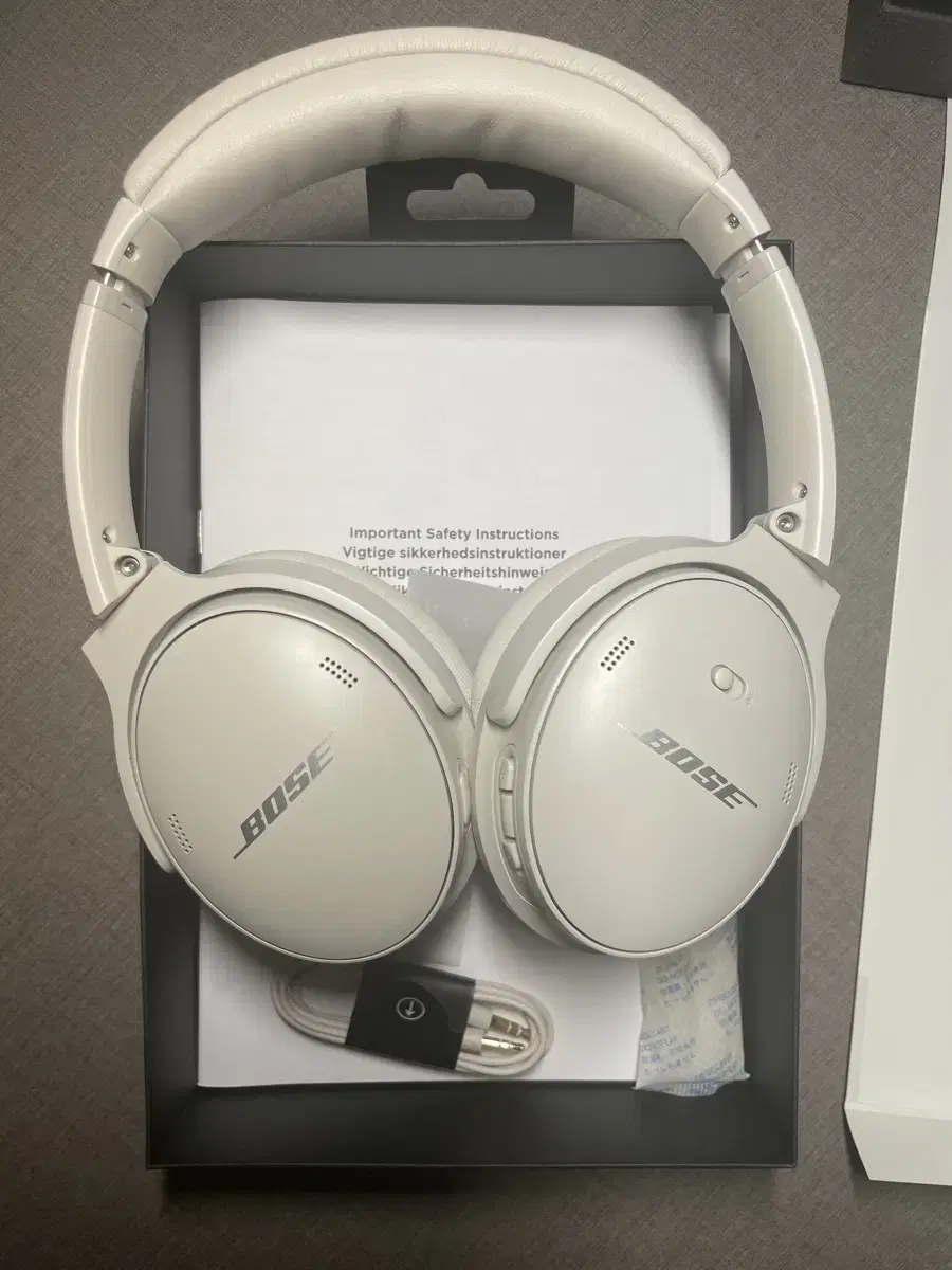 (미개봉급, 풀박스) Bose QC 45 화이트 샌드