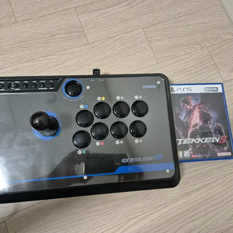 조이트론 EX레볼루션 + 철권8 판매합니다