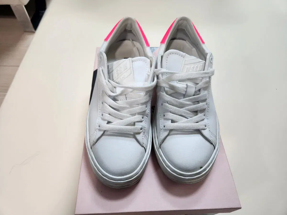 MSGM 정품 스니커즈 36사이즈(230~235) 저렴하게 판매합니다.