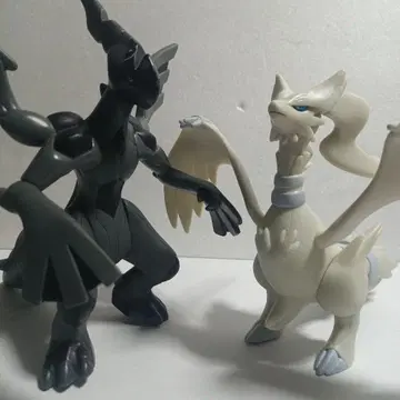 제크로무 레시라무 피규어 세트