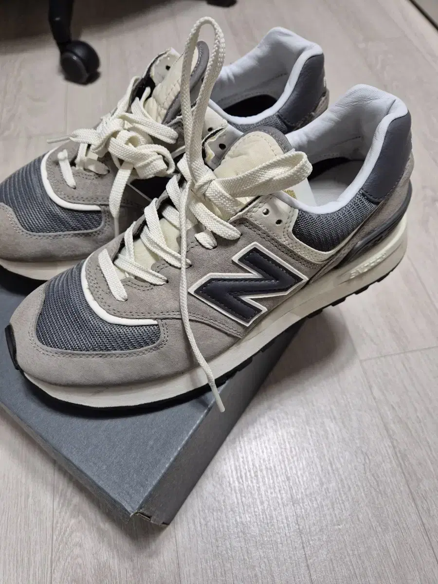 뉴발란스574 레거시 그레이 260