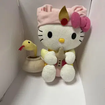 헬로키티 야쿠르트 띠 봉제 인형 뱀띠