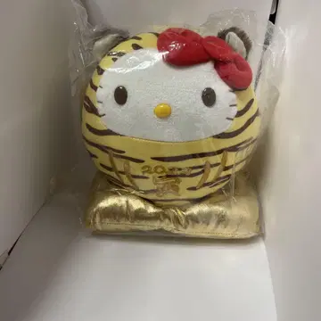 HELLO KITTY 야쿠르트 띠 달마 2022 토라