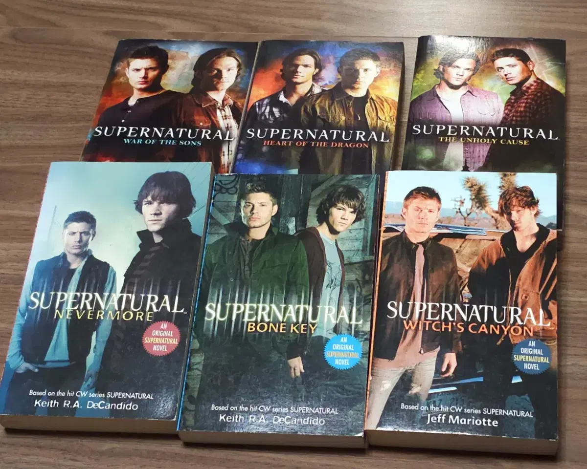 미드 수퍼내추럴(Supernatural, 슈내, 슈퍼내추럴) 책, 굿즈
