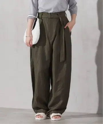 벨트 달린 풍선 팬츠 카키색 36 사이즈