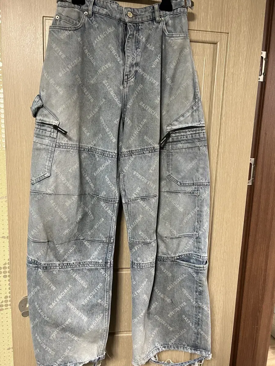 발렌시아가 다이애그널 올오버 카고 데님