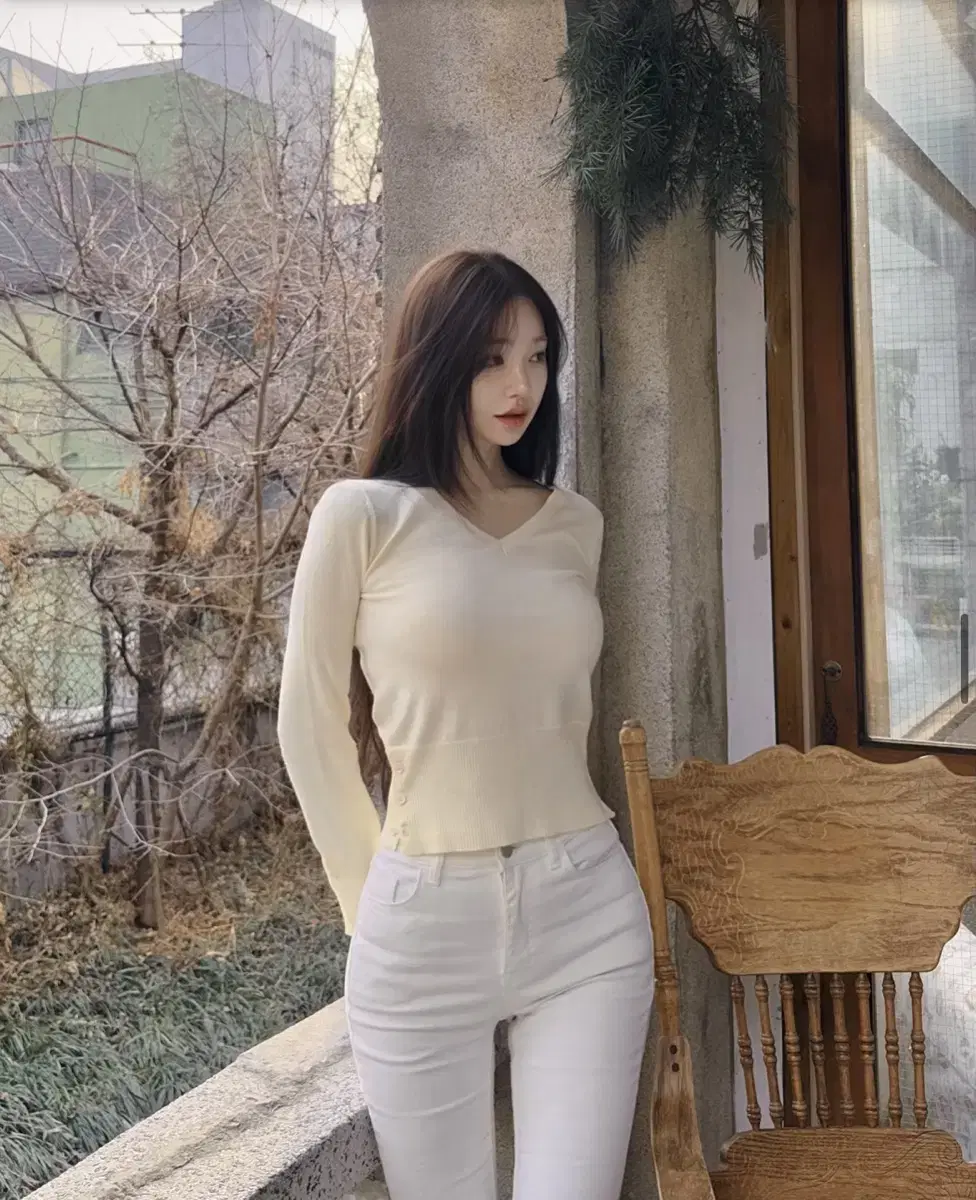 카인다미 미니 울 브이넥 니트 새상품