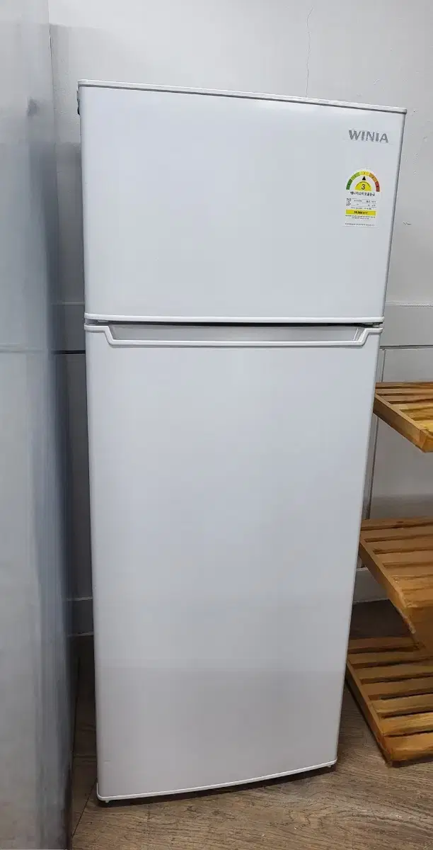 Winnie Refrigerator 208L (Delivery is available)