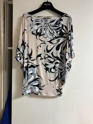 새상품급 에밀리오 푸치 pucci 상의 티셔츠 카프탄