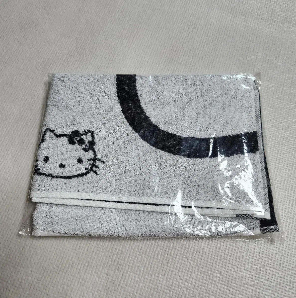 Hello Kitty Big Towel - Free Delivery