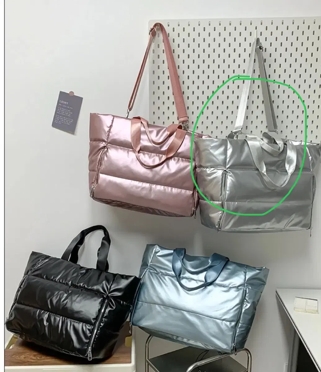 쿨사이드옵더필로우 트래블백 실버
