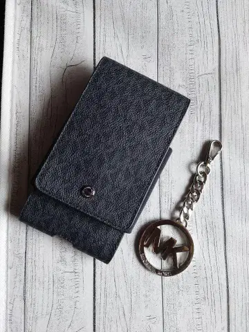 MICHEAL KORS 마이클코어스 스마트폰 숄더 참 2개 세트