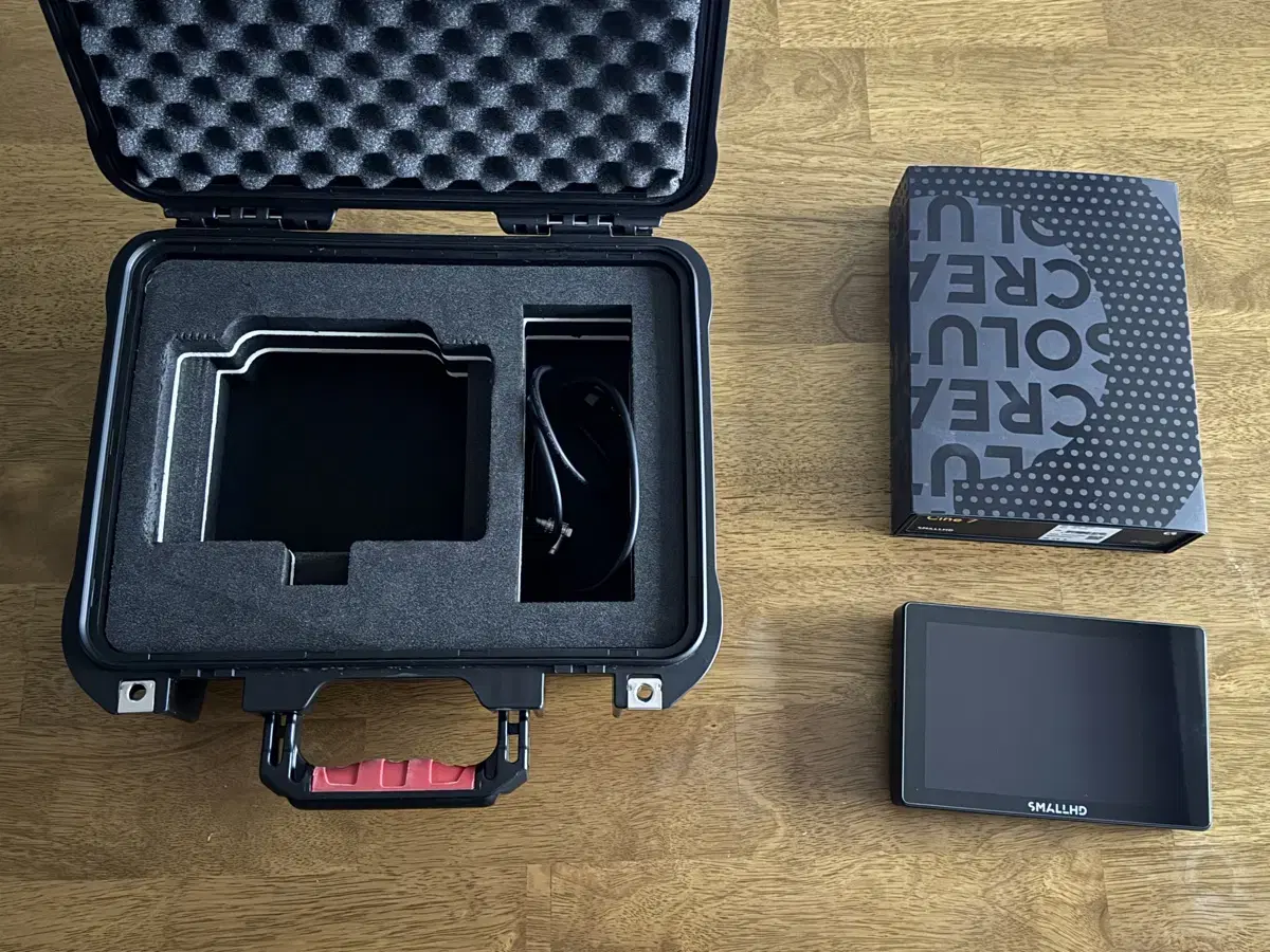 SmallHD Cine7 판매합니다