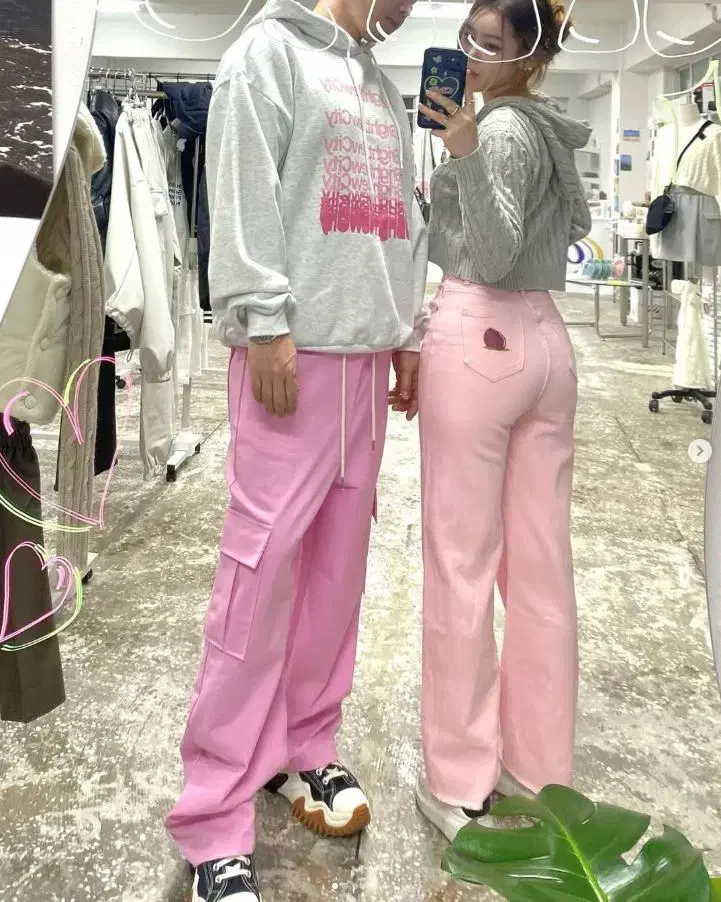 Pink cotton pants, straight-leg pants, wide pockets, peach embroidery accents