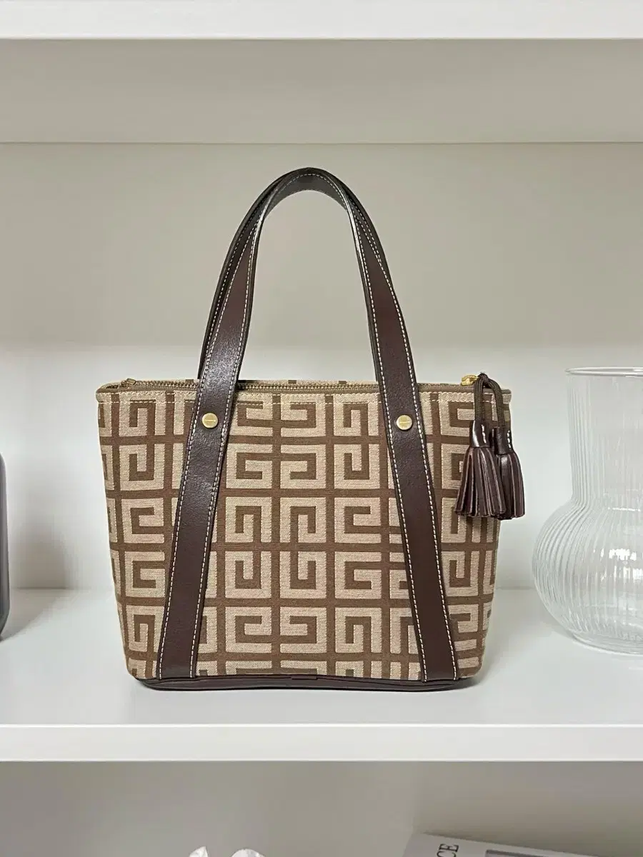 givenchy / 지방시 브라운 로고 미니 토트백
