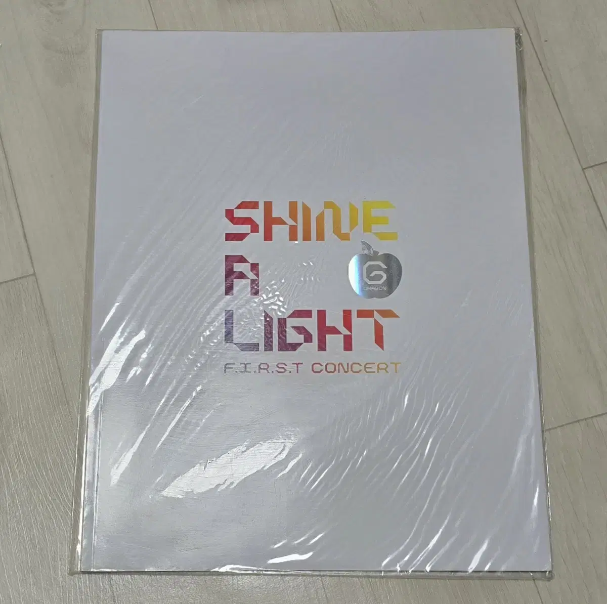 G-Dragon Shine a Light Concert photobook Pamphlet G-Dragon Photo Book Kwon Ji-yong Goods