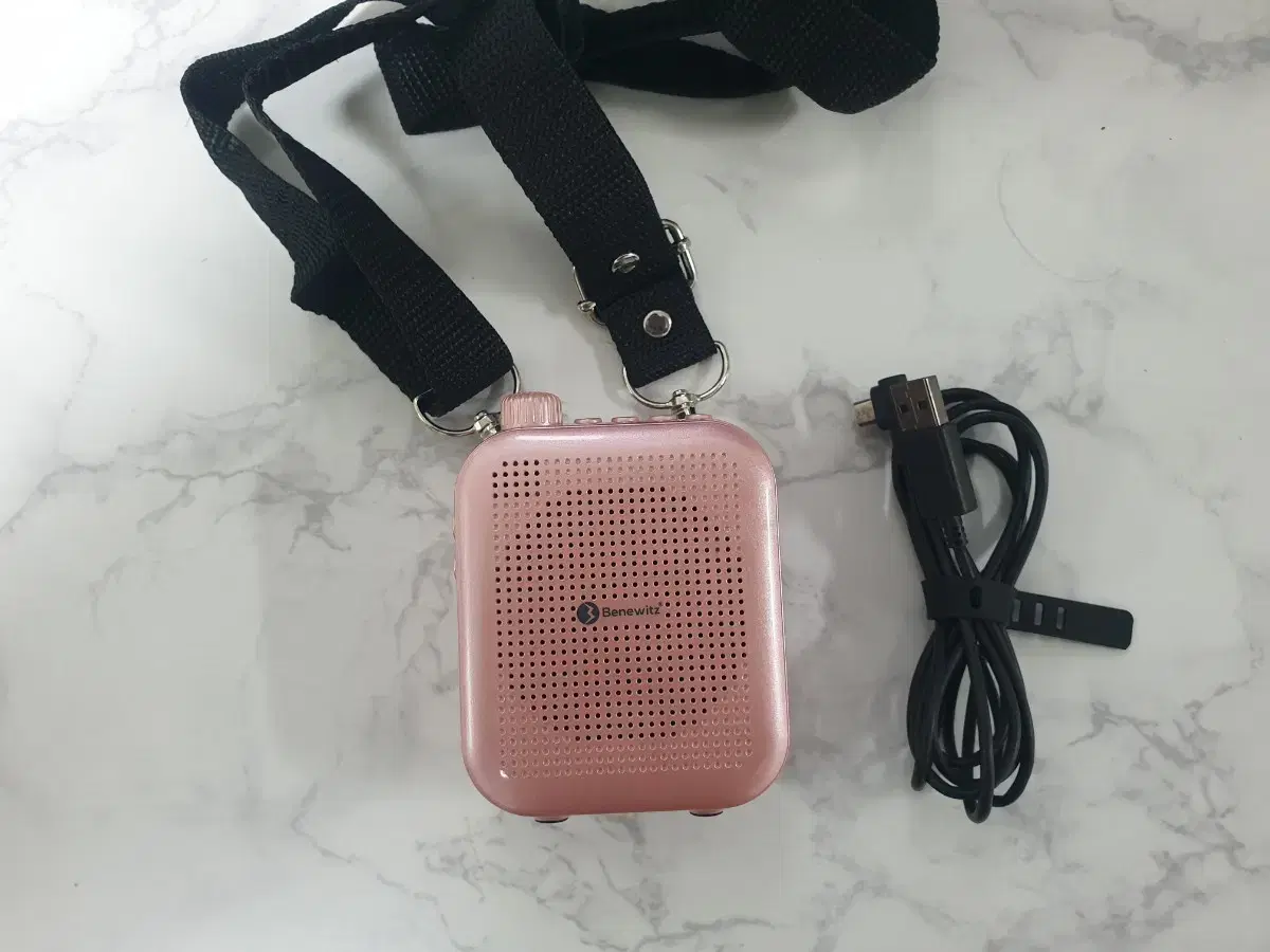 Benewitz's microphone speaker for lectures