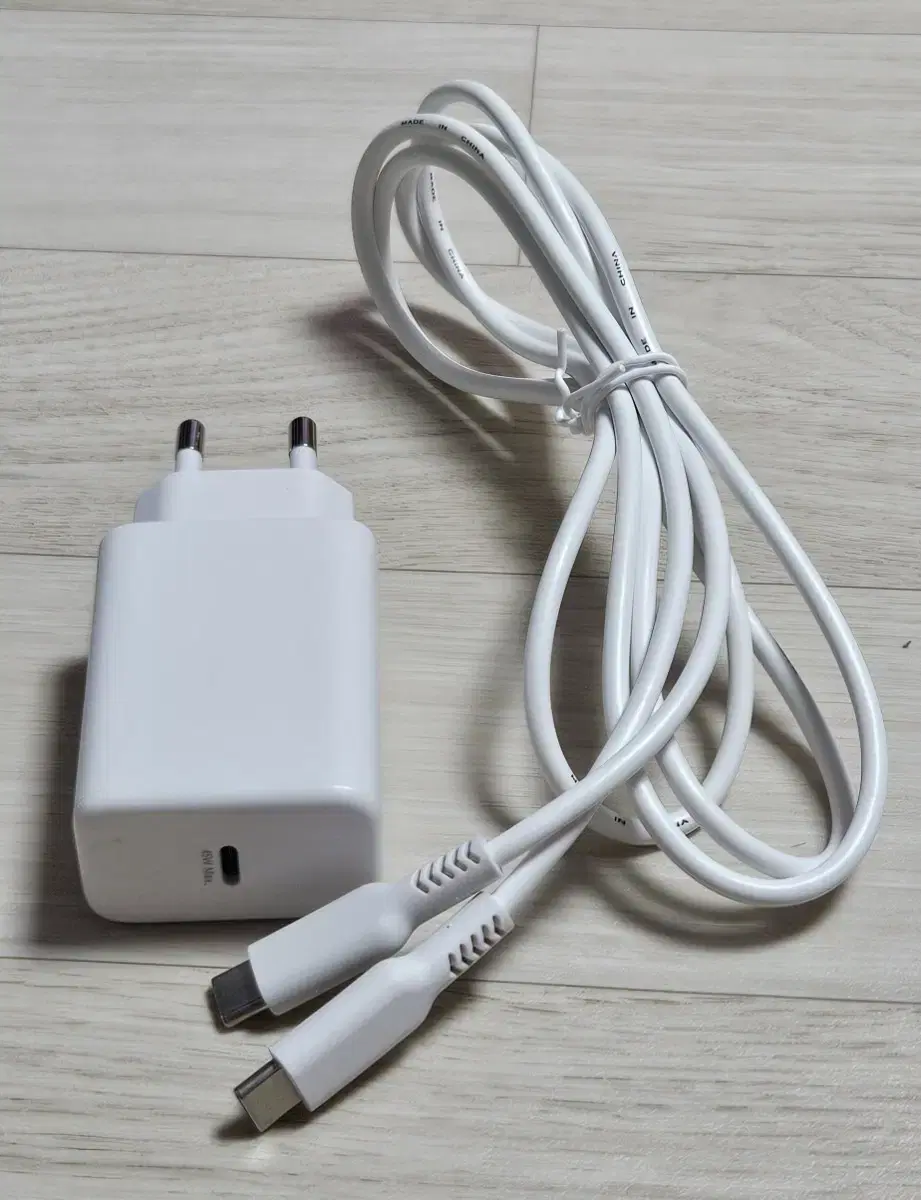 45W PD 어댑터 PQC-CC45W 팝니다.