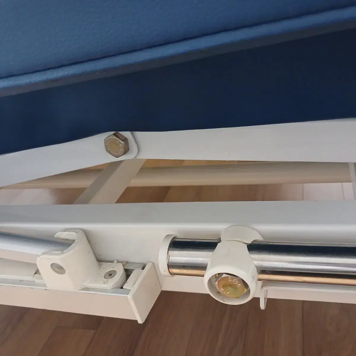 Patient bed