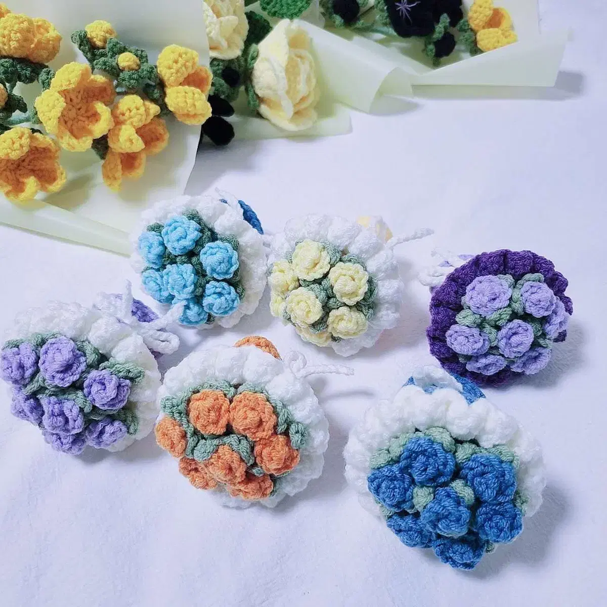 Store Closure/Mini Knitted Bouquet