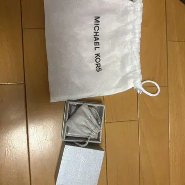 MICHEAL KORS 팔찌