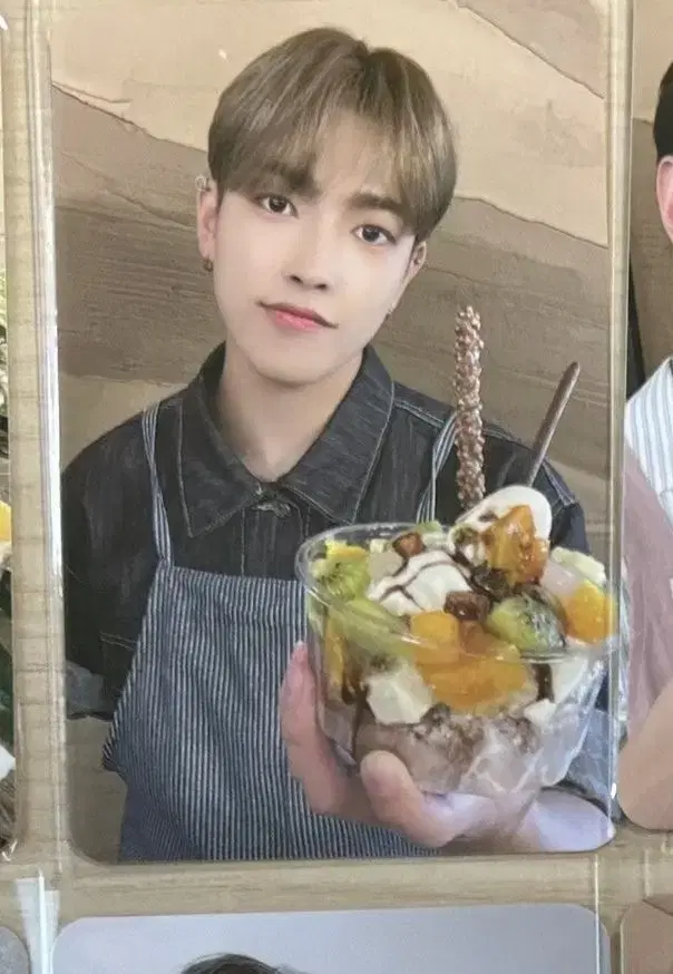 에이티즈 홍중 싸인폴라