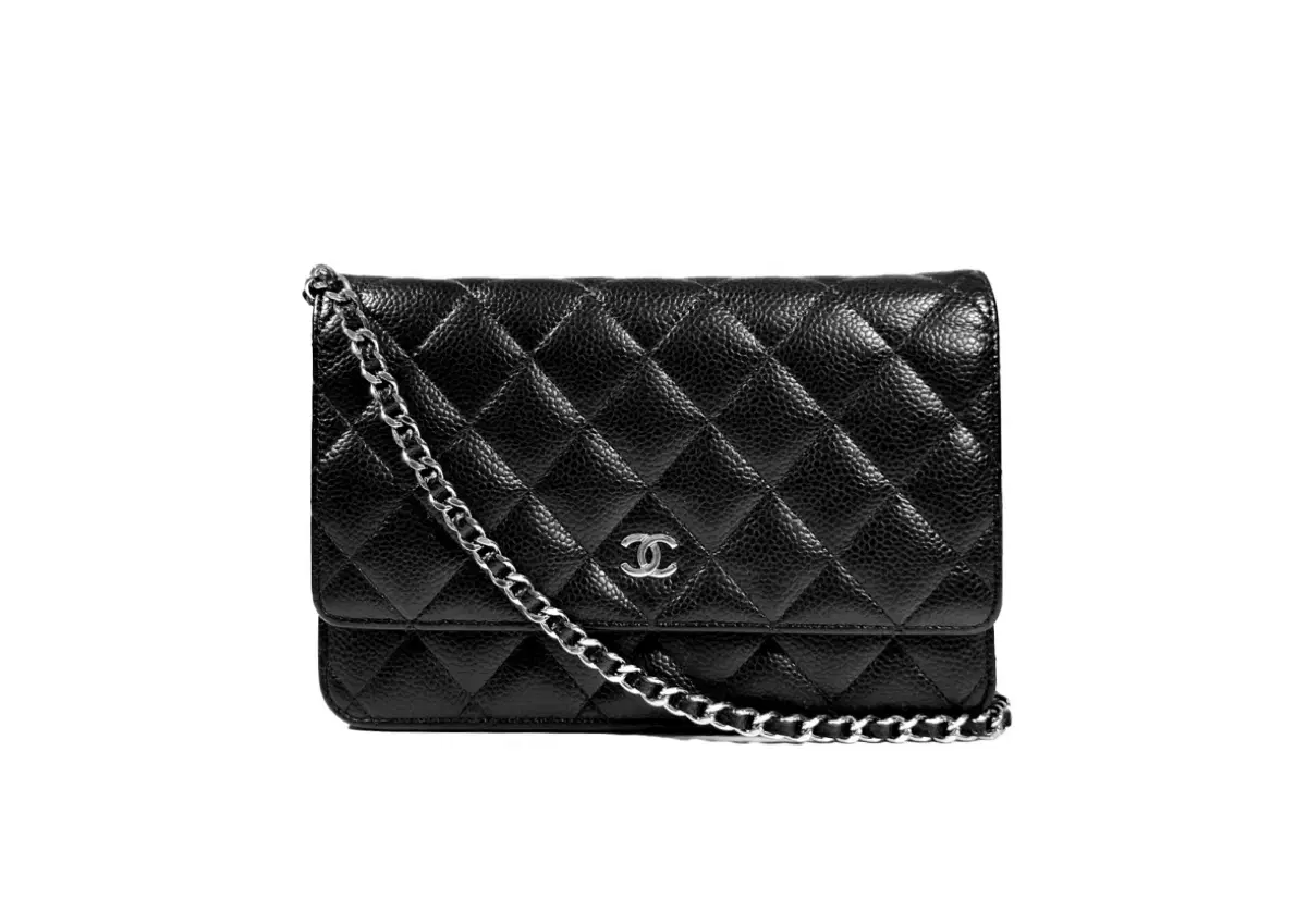Chanel 샤넬 여성 캐비어 WOC 클래식 체인 크로스백 은장 블랙