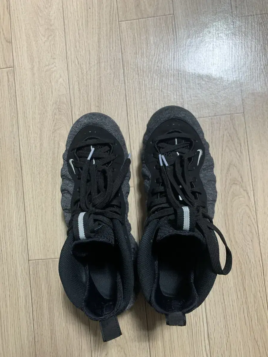 나이키 에어 폼포짓 프로 울 플리스 260 갤럭시