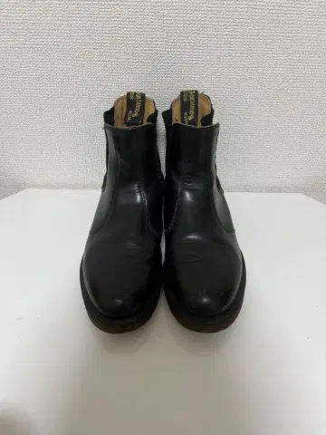 Dr. Martens 사이드 고어 첼시 부츠