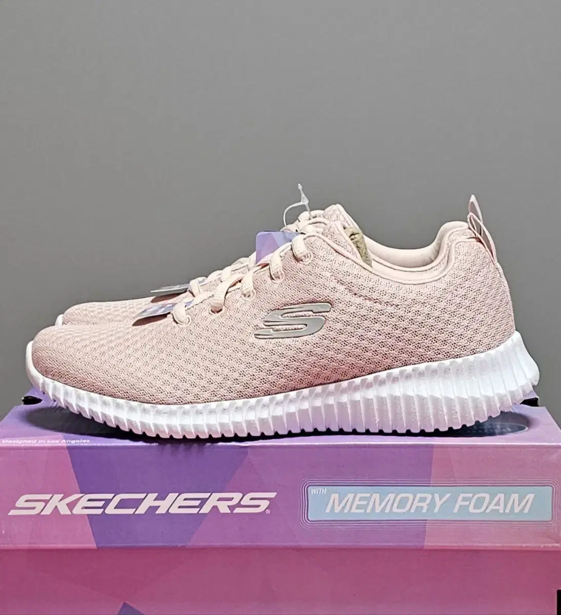 Skechers Memory Foam Sneakers 230 [New Product]