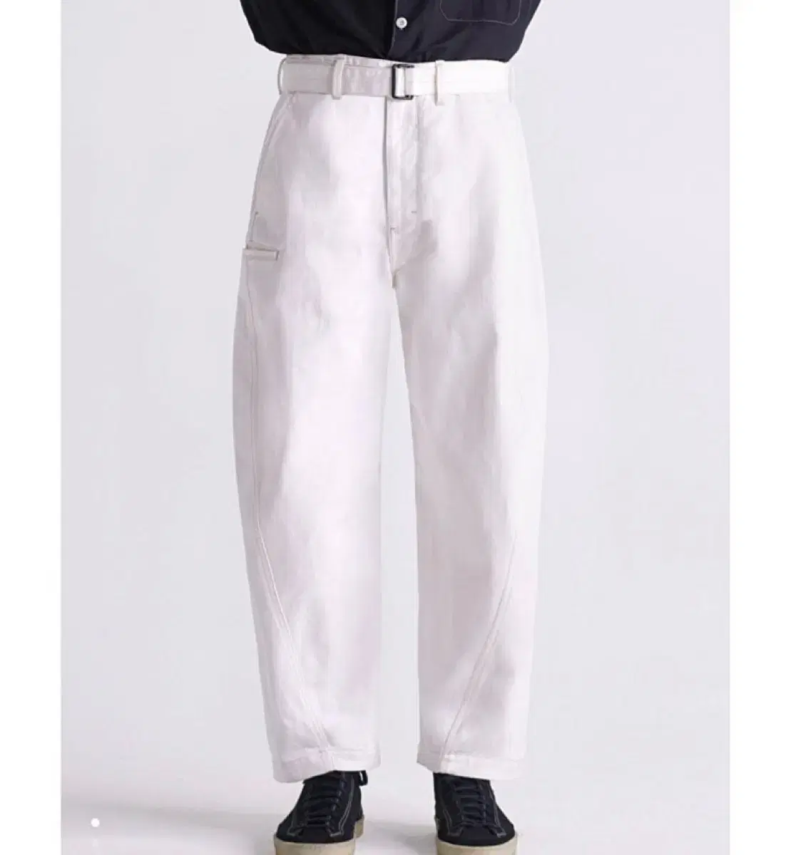 [50] 르메르 벨티드 트위스트진 화이트 팬츠 바지 pants