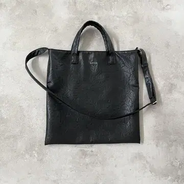 주카 엠보싱 숄더백