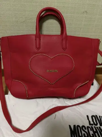 LOVEMOSCHINO 빅 숄더백 파우치 포함 새상품, 하자품!