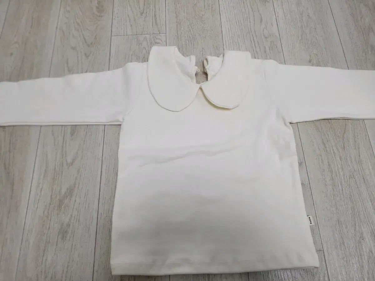 Aosta Round Kara T-Shirt Ivory XL (New)