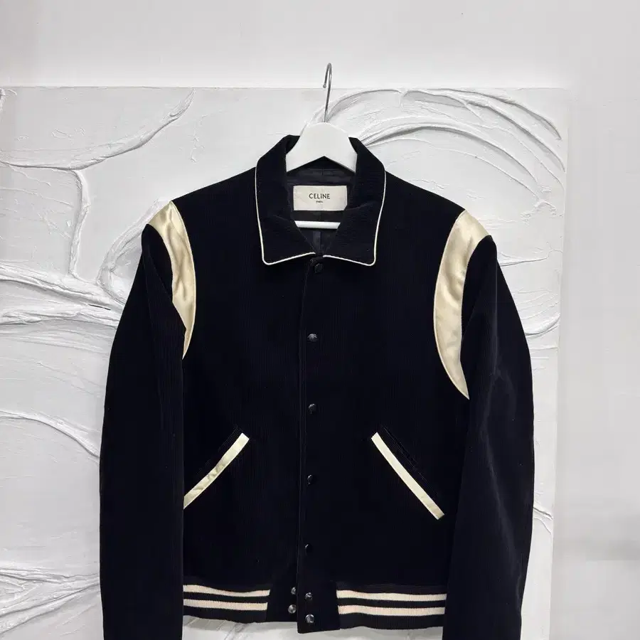 셀린느 바시티 자켓 50 SIZE