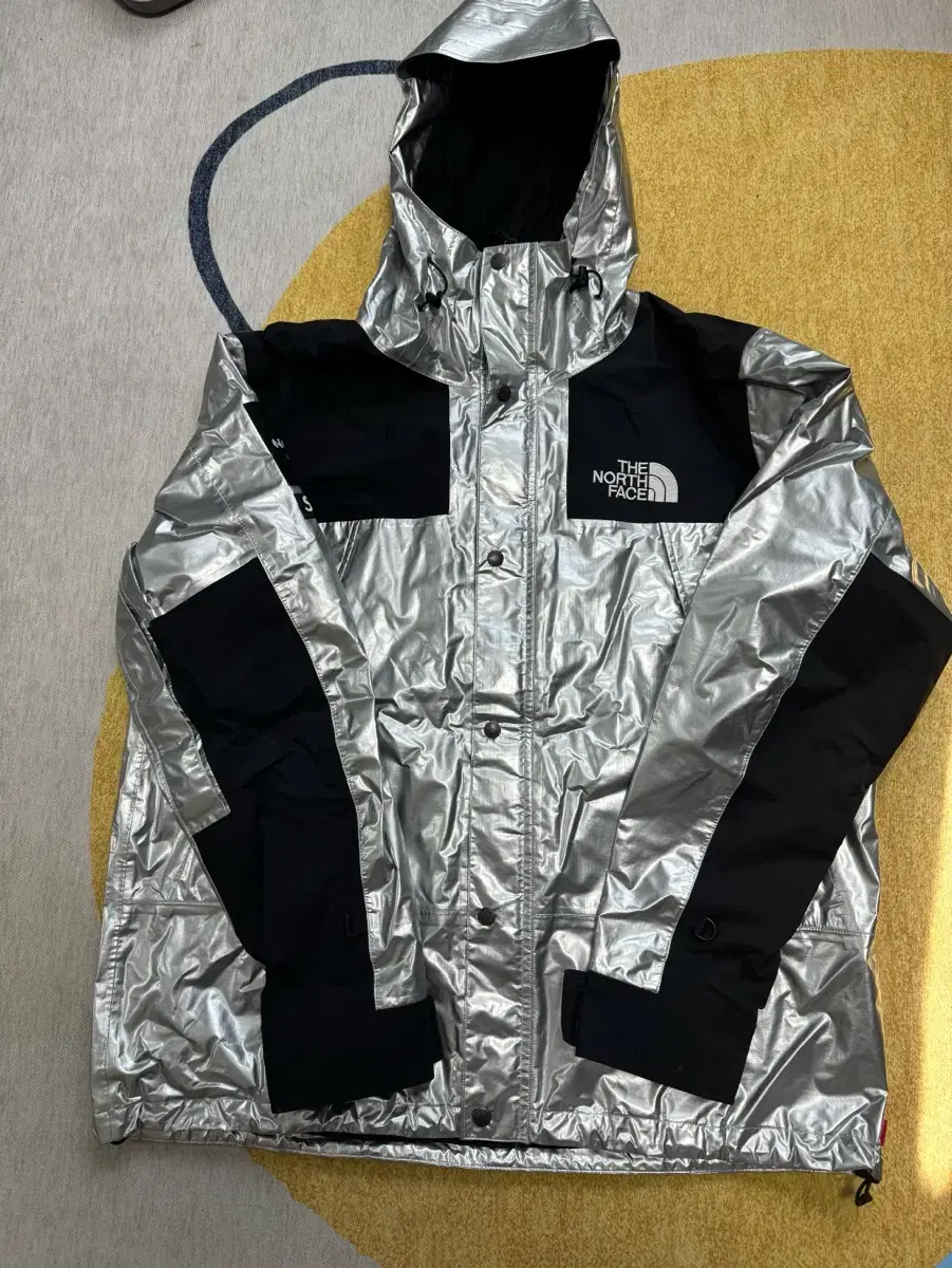 Supreme North Face Metallic Jacket Silver XL