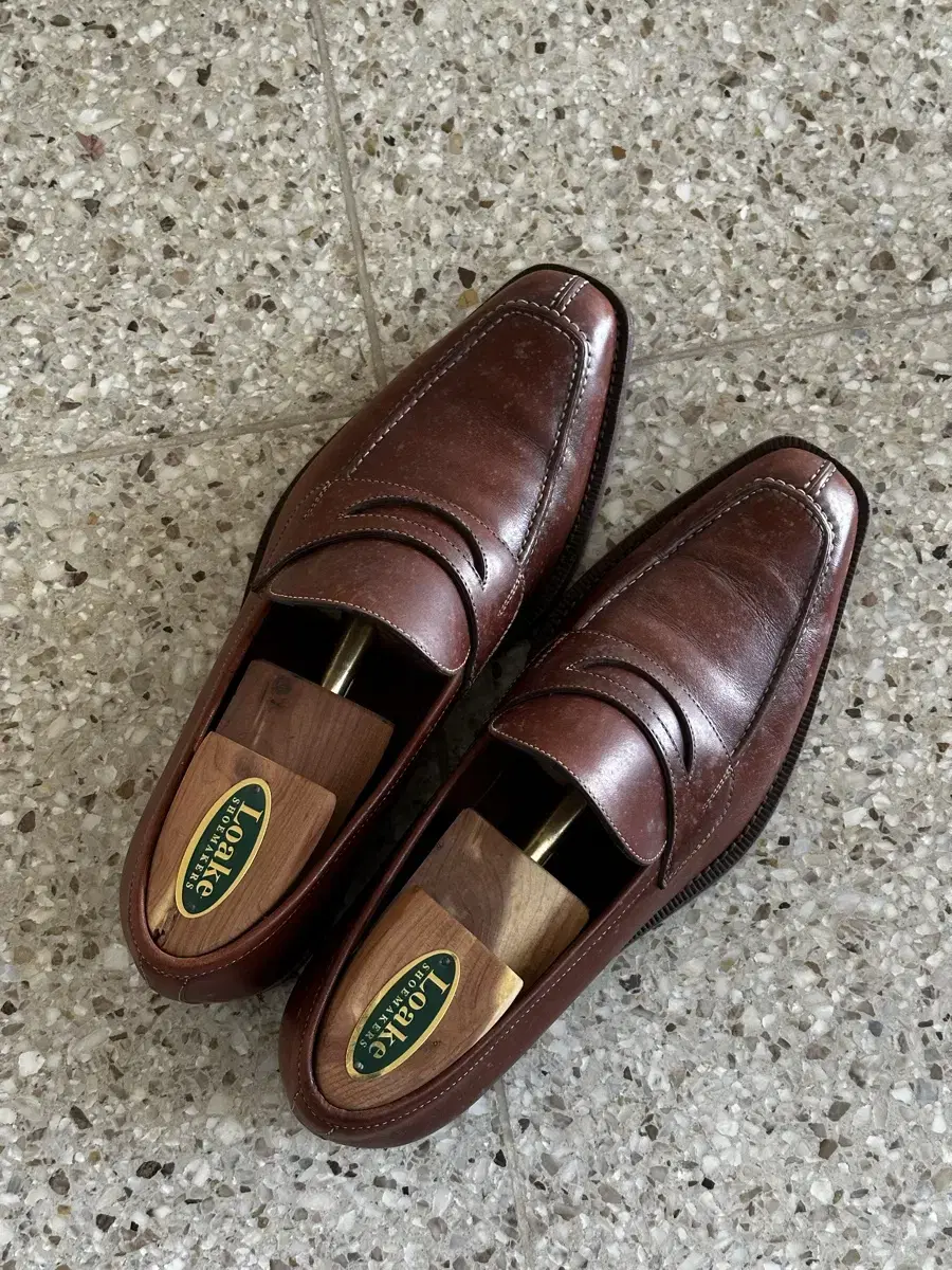A. Testoni loafer shoes (excluding shoes with shoestrings)